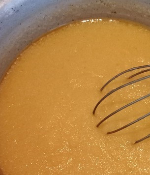 1. Этап. Запеканка с кукурузной полентой: Посолить и поперчить, остудить.