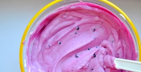 1. Этап. Черничный крем для торта: Еще раз аккуратно перемешиваем всю массу.