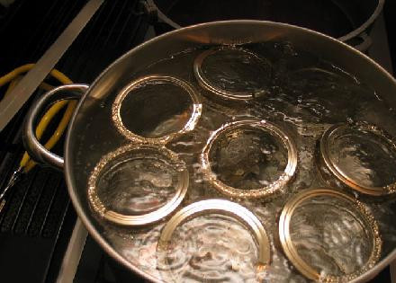 1. Этап. Виноградное желе: Банки для желе должны быть стерильными.