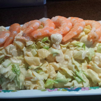 Салат с креветками и салатом Айсберг