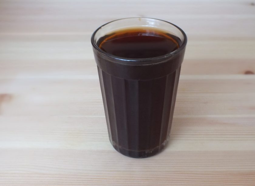 1. Этап. Хлеб с солодом в хлебопечке: В теплой воде растворите солод.