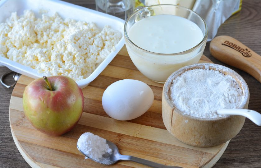 1. Этап. Галета с яблоками и творогом: Подготовьте все ингредиенты.