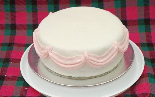 1. Этап. Торт Шикарный: 20. После того, как они окончательно подсохнут, можно удалить палочки. При желании можно сделать несколько ярусов. Вот и весь секрет, как сделать торт 