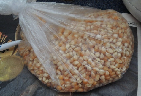 1. Этап. Попкорн в мультиварке: Кукурузу нужно брать специальную - рисовую.