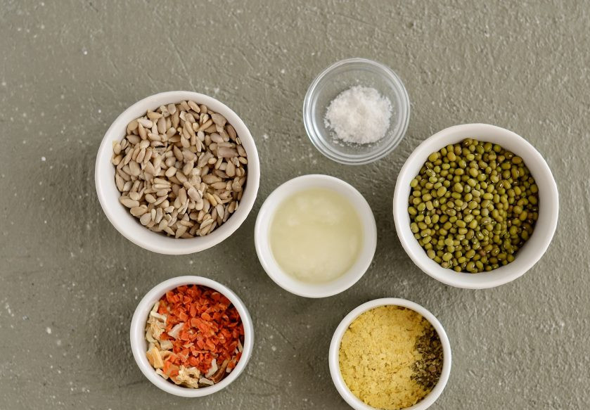 1. Этап. Паштет из маша: Подготовьте все ингредиенты.