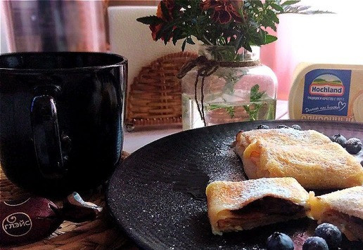 1. Этап. Блинчики с сыром и шоколадом: Это очень вкусно и для детей, и для взрослых!