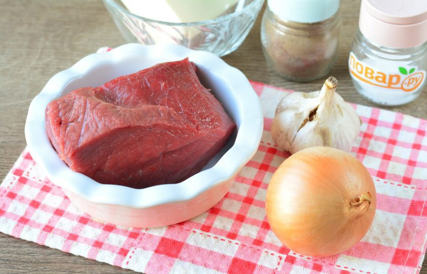 1. Этап. Томленая говядина в духовке при низкой температуре: Подготовьте все ингредиенты.