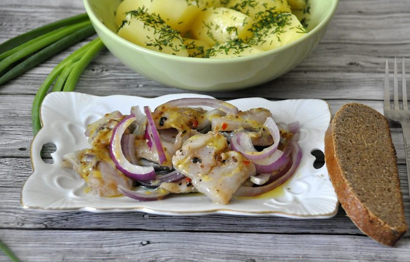 1. Этап. Путассу под маринадом: Через сутки рыба готова. Подавайте к столу с отварным картофелем и зеленью. Приятного аппетита!