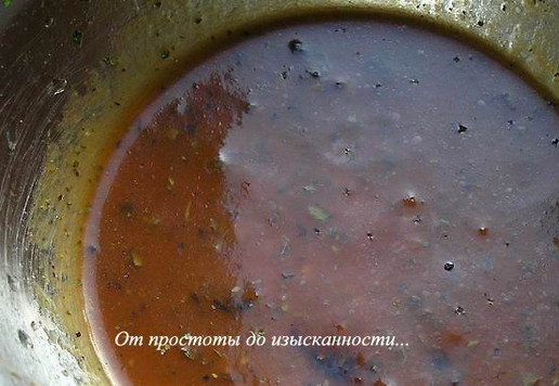 1. Этап. Картофель в томатно-соевом соусе: Хорошо перемешайте и дайте настояться.