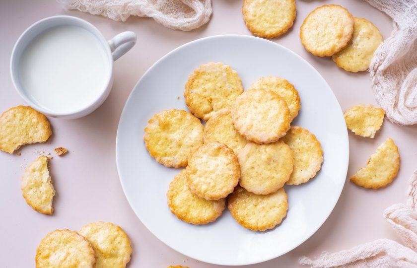 1. Этап. Сухое печенье: Готовое печенье подавайте к столу. Приятного аппетита!