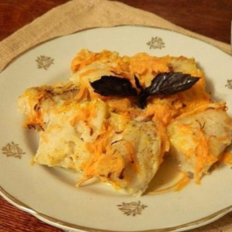 Рыба (хек), запеченная в молоке