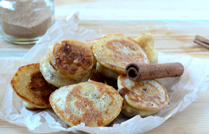 1. Этап. Пакоры: Банановые пакоры готовы. Они идеально подойдут к травяному чаю, а еще мне очень нравится кушать их с горячим кофе :) пробуйте, экспериментируйте и живите вкусно!