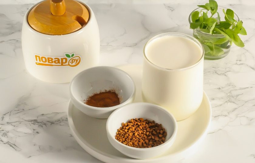 1. Этап. Кофе Для двоих: Подготовьте указанные ингредиенты. Кофе используйте любого сорта, который вам по вкусу. Если вы любите молотый кофе, то вам нужно будет сварить его в джезве или турке.