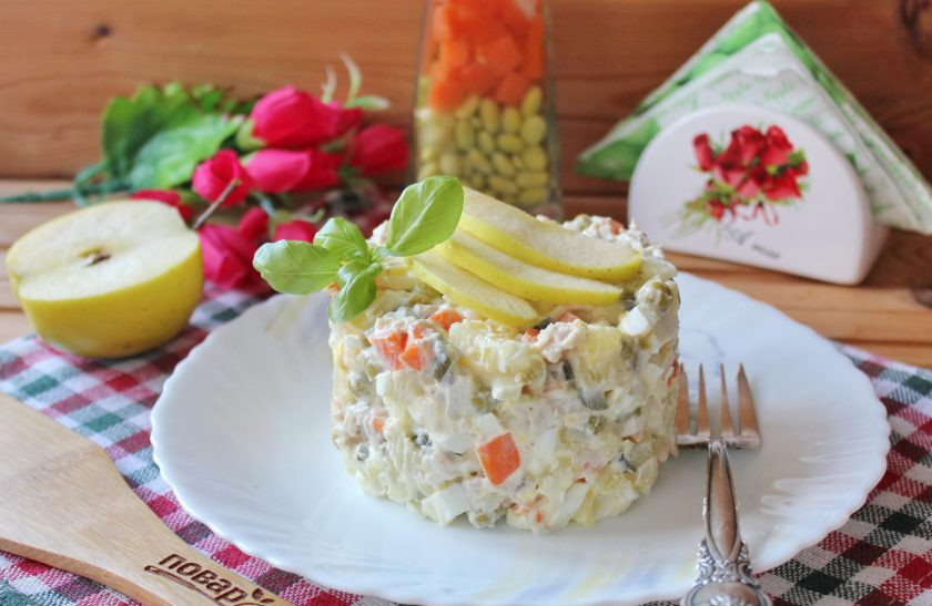 1. Этап. Оливье с курицей и яблоком: Салат 