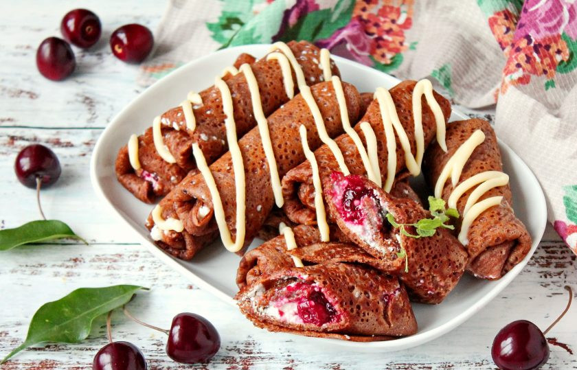 1. Этап. Шоколадные блины с вишней: Приятного аппетита!