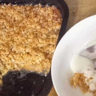 Крамбл из ревеня