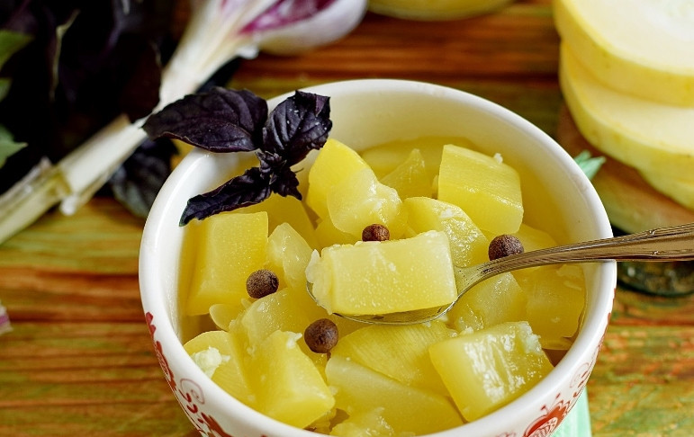 1. Этап. Заготовка из кабачков на зиму Золотая: 6. А зимой достаем, вскрываем баночку и наслаждаемся вкусом!