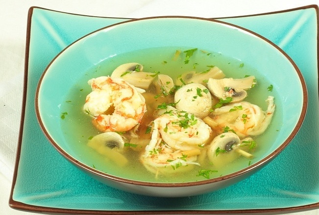 1. Этап. Тайский суп с креветками: Подавать горячим. Приятного аппетита!