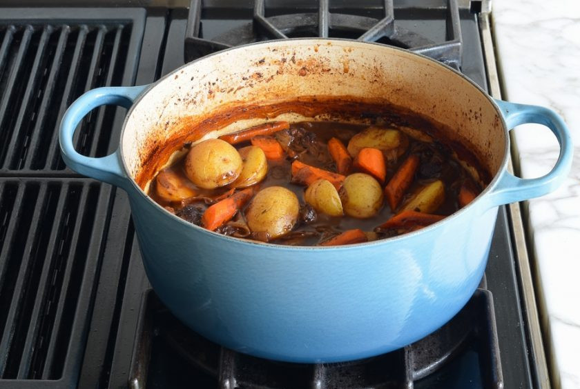 1. Этап. Жаркое из говядины с овощами: 11. Вот такое аппетитное жаркое из говядины с овощами в домашних условиях. Приятного аппетита!