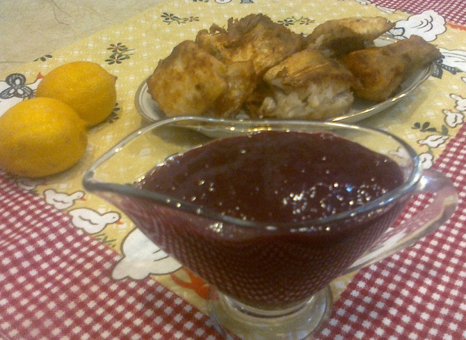 1. Этап. Соус Наршараб: Добавляем в соус соль и перемешиваем. Полностью остывший соус разливаем по банкам и храним в холодильнике, приятного аппетита!