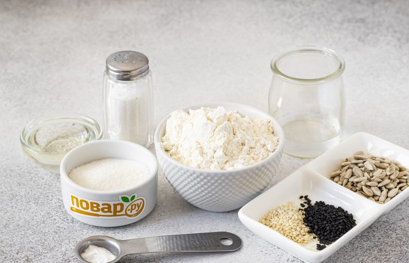 1. Этап. Печенье с семечками подсолнуха и кунжутом: Подготовьте все ингредиенты.