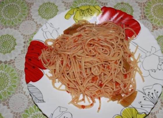 1. Этап. Макароны с лечо: 5. Готовые макаронные изделия перекладываю в тарелку и подаю к столу. Приятного аппетита!