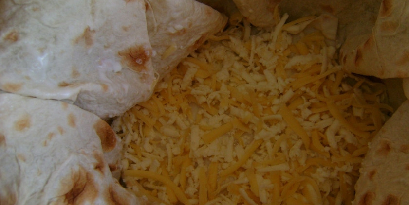 1. Этап. Ачма из лаваша в мультиварке: Сверху - сыр.