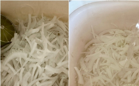 1. Этап. Баранина жареная «на» и «в» решетке: Пока мясо маринуется, пару луковок, белый у меня был, салатный который, нарезал нетолсто. Полукольцами. Он хоть и не сильно «злой» белый лук, но кипятком я его всё же обдал. Залил полностью и пяток минут, перемешивая, пропарил.