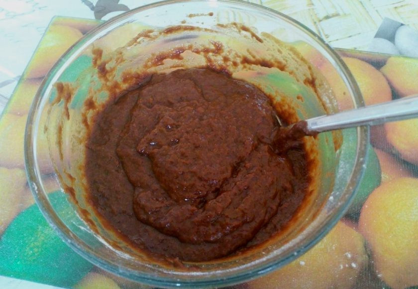 1. Этап. Постные кофейные пряники: Тесто получается достаточно жидким, но в процессе охлаждения оно загустеет. Дайте ему полностью остыть. На это потребуется 30-40 минут.