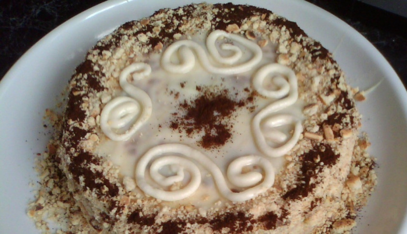 1. Этап. Торт Cекунда без выпечки: 5. Оставшимся кремом смазываем торт по бокам, а верх торта украшаем, кому как нравится. Удачи!