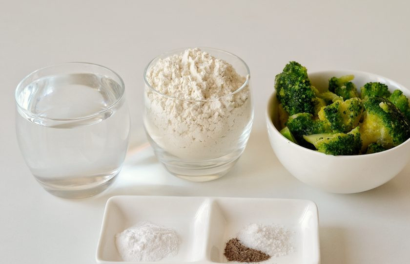 1. Этап. Вафли из брокколи: Подготовьте все ингредиенты.