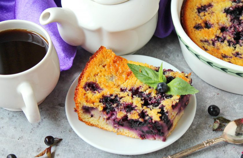 1. Этап. Пирог на кефире с черникой: Приятного аппетита!