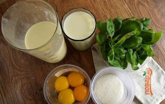 1. Этап. Базиликовое мороженое: Подготовьте необходимые продукты. Базилик помойте и обсушите.