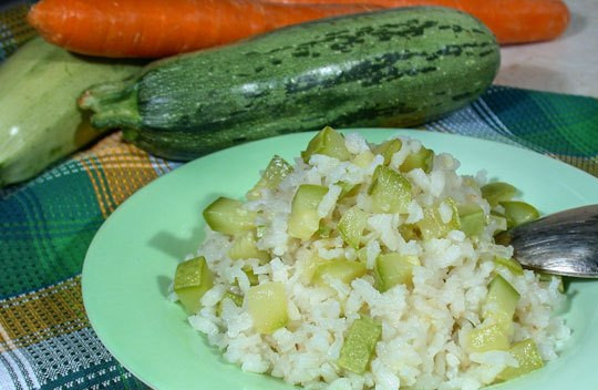 1. Этап. Ризотто с кабачками: Готовое ризотто присыпаем тертым сыром. Приятного аппетита!