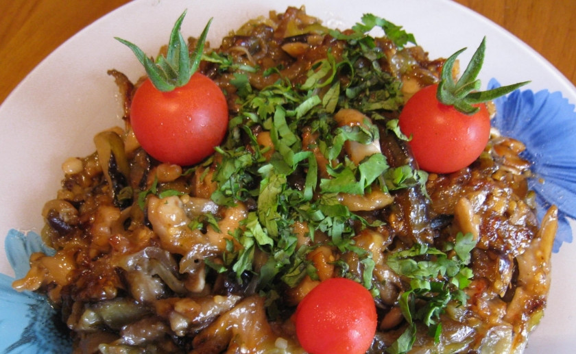 1. Этап. Вешенки с баклажанами: 4. Вот и все! Украшаем и подаем к столу! приятного аппетита!