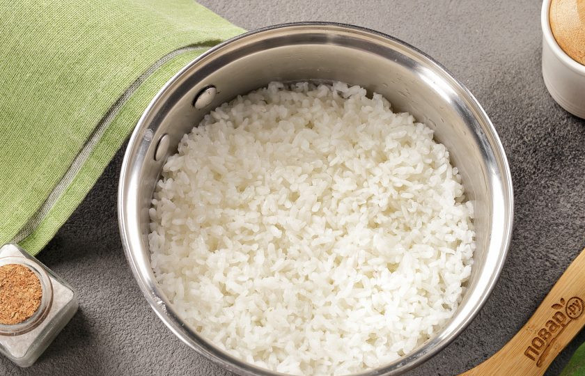 1. Этап. Суши-моти: Затем снимите с плиты, укутайте и дайте настояться 20-30 минут.