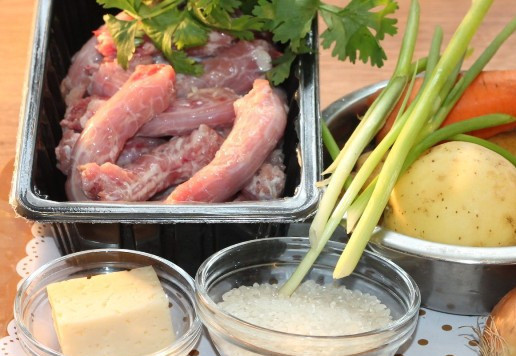 1. Этап. Cуп из куриных шеек с рисом: 1. Подготовьте ингредиенты для супа.