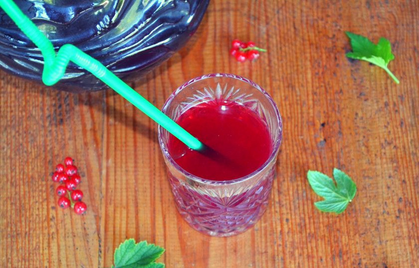 1. Этап. Компот из замороженных ягод: Полезный и вкуснейший компот из замороженных ягод готов.