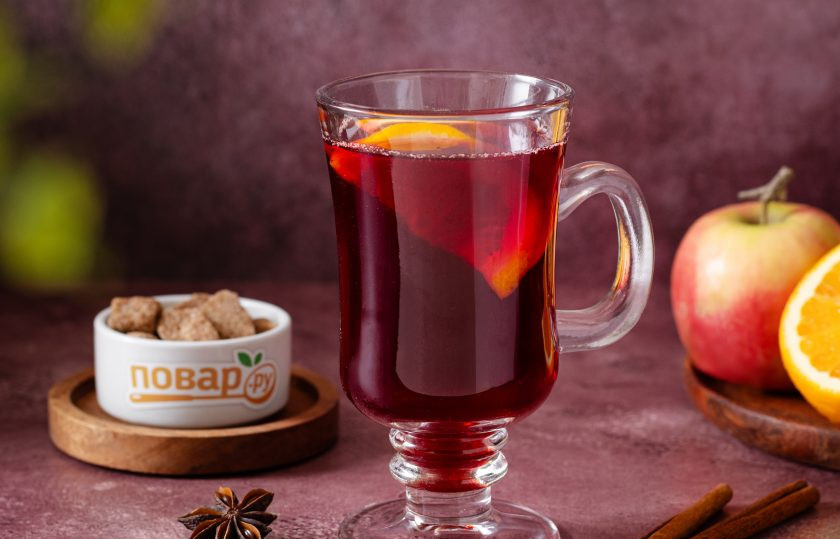 1. Этап. Глинтвейн классический: Перед подачей процедите напиток, добавьте дольку свежего апельсина. Классический глинтвейн готов!