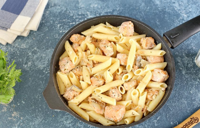 1. Этап. Паста Сальмоне: Перемешайте и прогрейте все вместе еще пару минут. Паста 