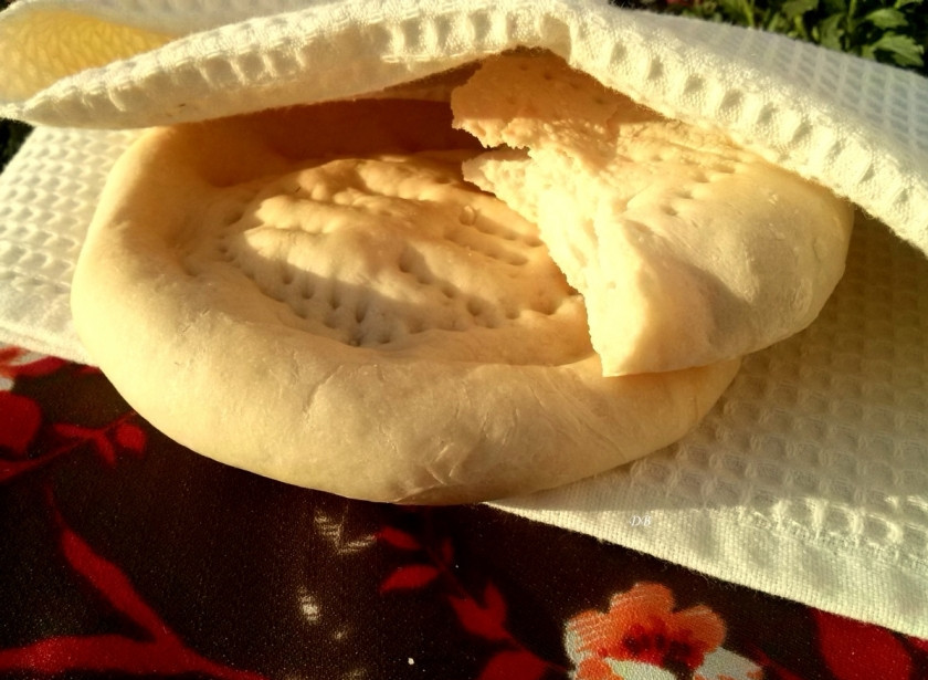 1. Этап. Токаш (лепешка): Остудите лепешки под полотенцем, подавайте их к столу. Приятного аппетита!