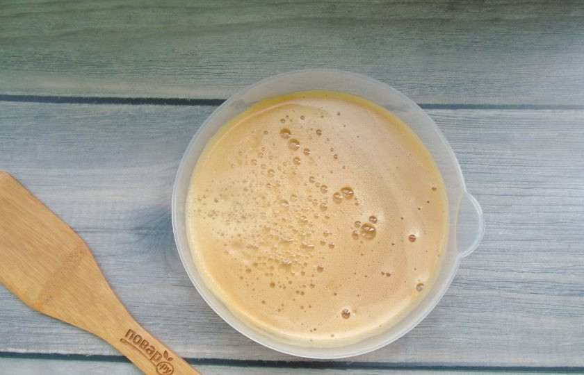 1. Этап. Яблочно-апельсиновый сок: С помощью соковыжималки отожмите сок из яблок.