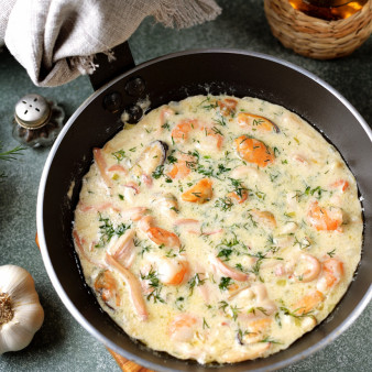 Морепродукты в сливочном соусе