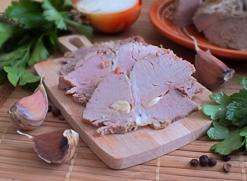 1. Этап. Буженина в рукаве в мультиварке: Перед подачей мясо нарежьте тонкими ломтиками. Приятного аппетита!