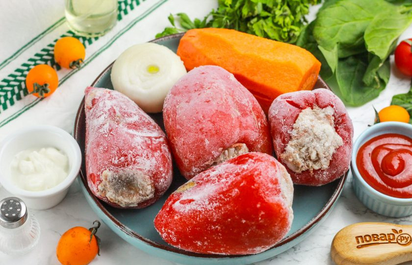 1. Этап. Замороженные фаршированные перцы в мультиварке: Подготовьте указанные продукты. Фаршированные перцы приобретайте любого цвета по вашему вкусу.