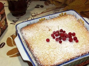 1. Этап. Запеканка из творога без манки: И ставим в разогретую до 180 градусов духовку запекаться минут на 40-45.