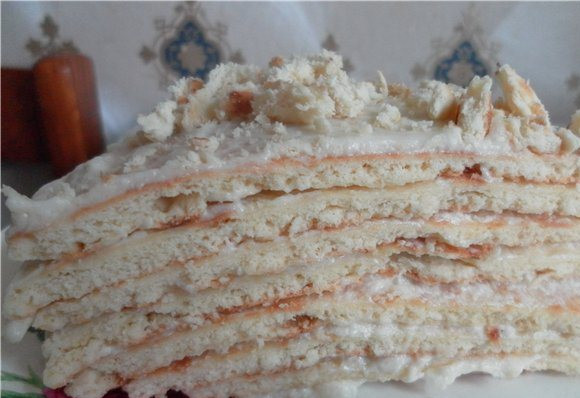 1. Этап. Наполеон на сковороде: 5. Промазываем коржи кремом, складываем друг на друга и оставим на некоторое время под прессом. Когда пропитаются коржи - можно подавать!