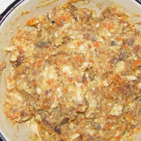 1. Этап. Форшмак с морковью и плавленным сыром: 3. Все компоненты хорошо вымешайте ложкой до получения однородной массы. Форшмак с морковью и плавленным сыром готов! Приятного аппетита!