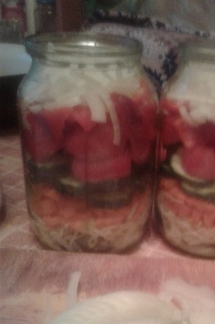 1. Этап. Слоеный салат на зиму: - лук, порезанный полукольцами.