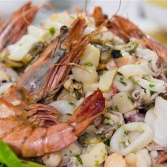 Салат с морепродуктами